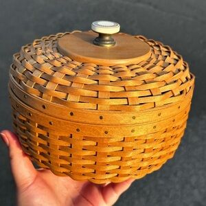 Longaberger 2005 Collectors Club Lightship Basket
